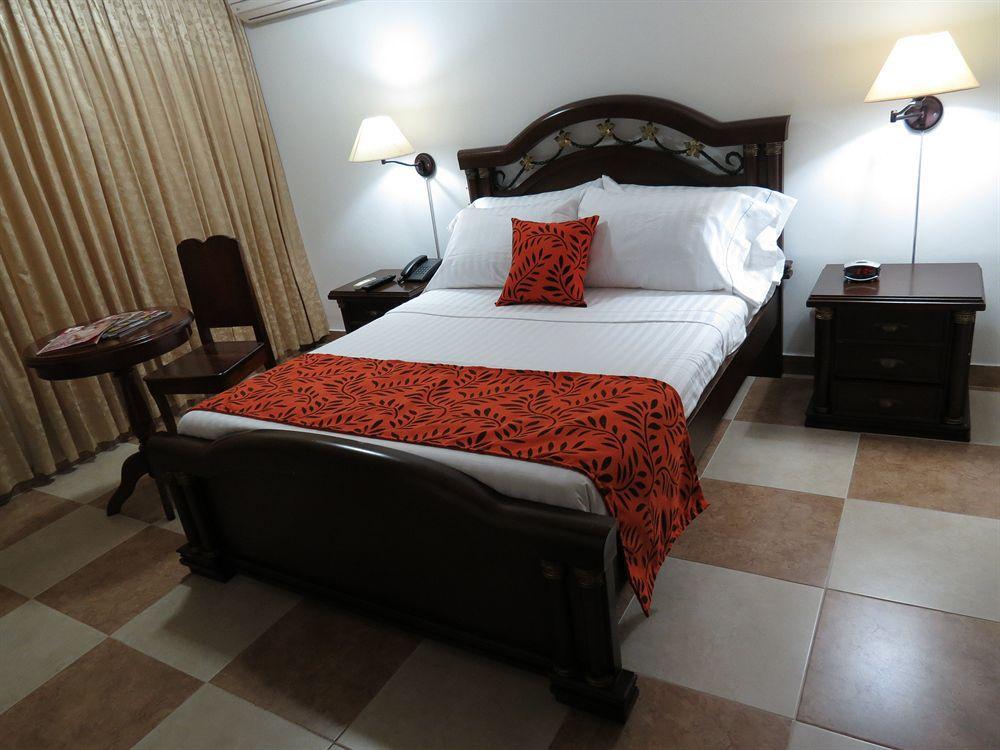 Gran Hotel Cali Buitenkant foto